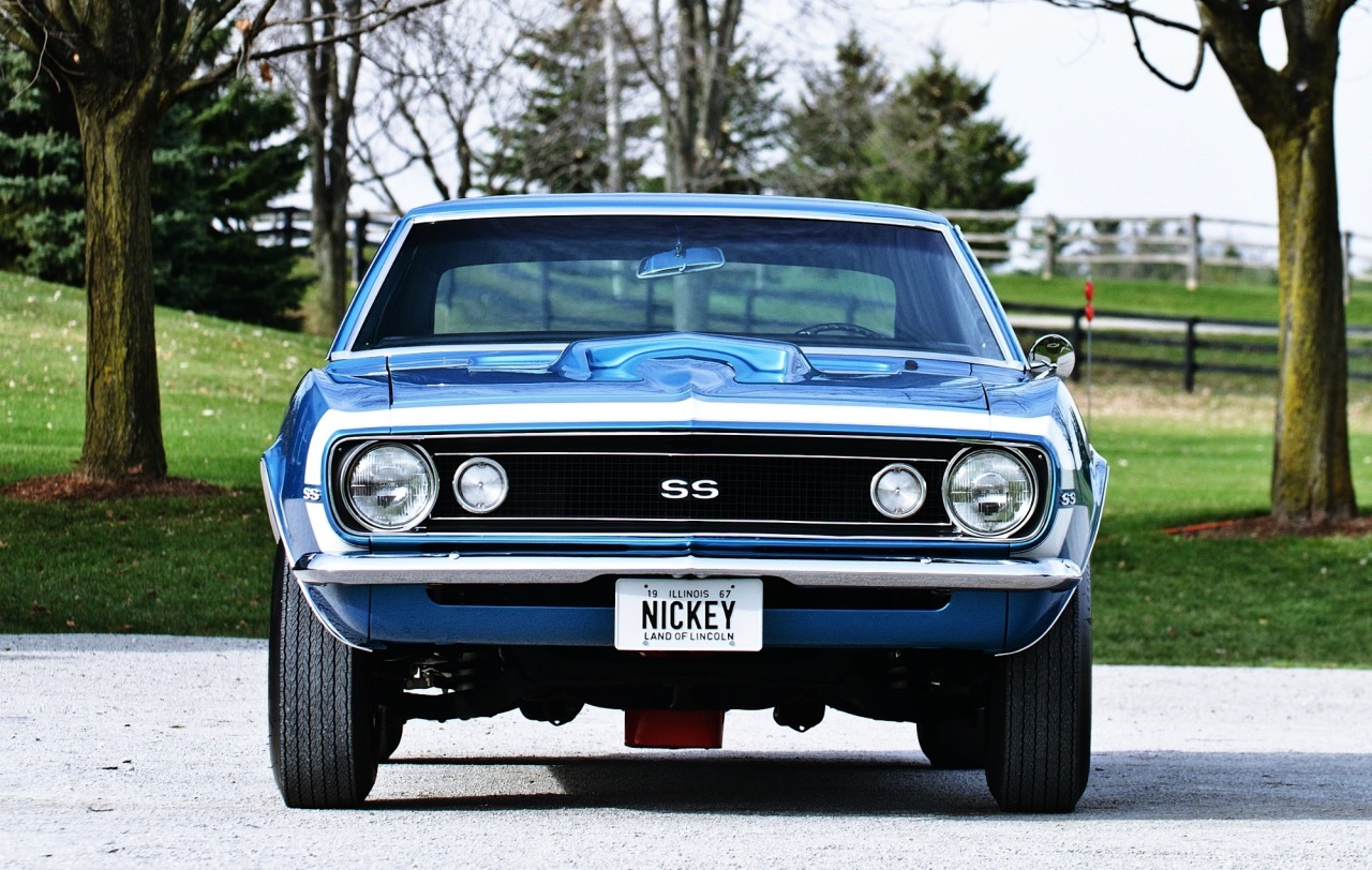 cheekydollssublimedesire:  theoldiebutgoodie:  1967 Chevrolet Nickey Camaro.  Droooooool