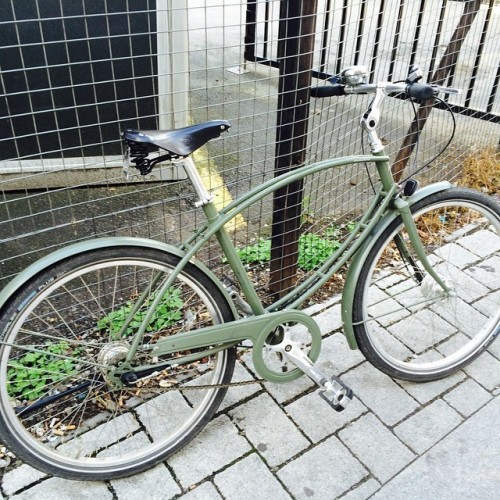 davewellbeloved: She’s decided not to cycle so swapped the tandem for this #cycling #london (at Tall