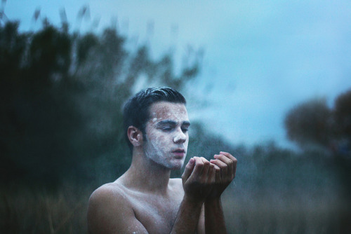 blowitallup:  white christmas (without snow) by Sergio Heads on Flickr.
