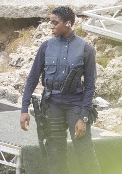 capatainphoton:  accras: BTS of Lashana Lynch on the set of latest Bond film “No Time To Die” in Italy  