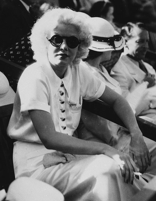 bettedavis: Jean Harlow at the National Air Races, 1932