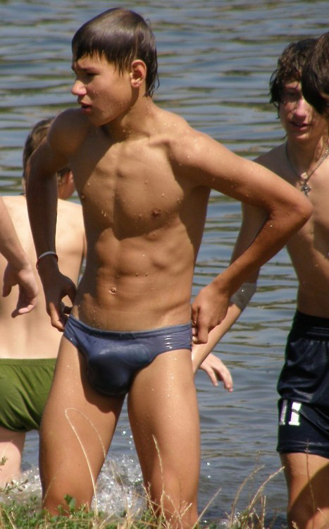 21challenge:  Hotties in speedos 2 