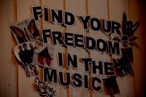 wonder-slept-here:  Live the dream. ☮ on We Heart It. http://weheartit.com/entry/15854754/via/ilikeunic0rns