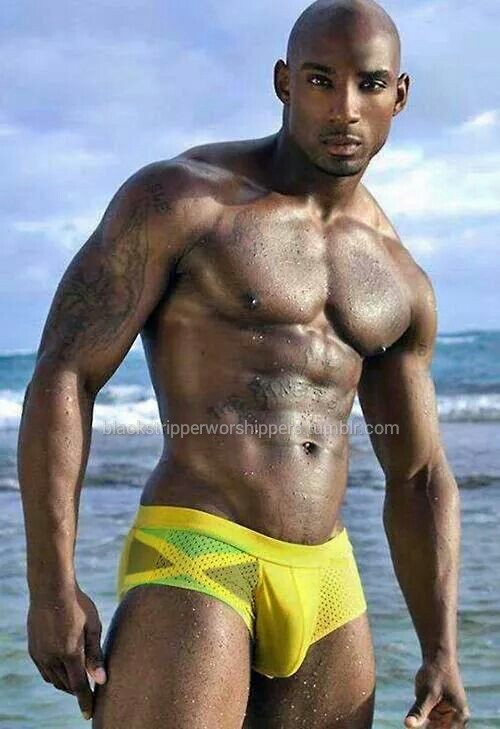 brokthom:  like black or brouwn boys the are nice to see nice face, body and legs.