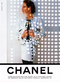naimabarcelona:  Christy Turlington for Chanel, by Karl Lagerfeld, 1991