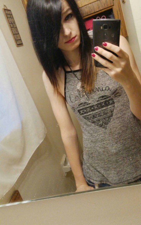 clairereinhart: Im really starting to like how i look. More and more as i transition i feel more con