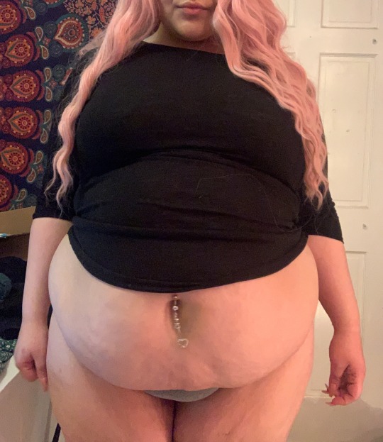 tinybabymarshmallow-deactivated:I got so fat omg