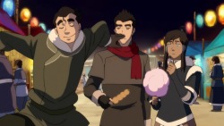 0fficermako:  and here we see the mating dance of the rare and wild Bolin