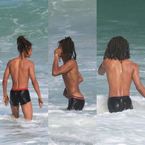 lamarworld1:Jaden Smith booty & bulge