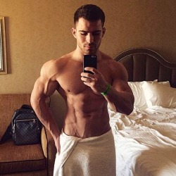 thegymismychurch:  Roman Dawidoff
