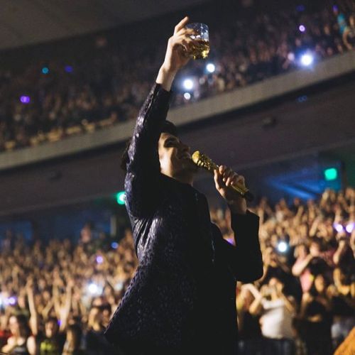 patdsnaps:panicatthedisco: Austin TX. - @jakechams #deathofabachelortour