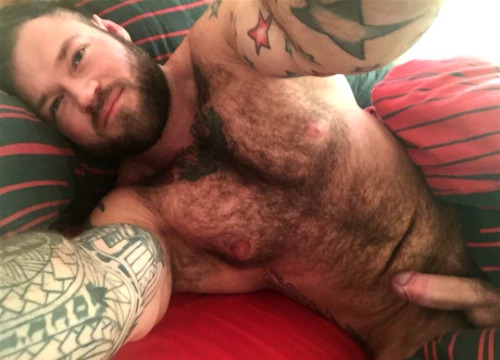 furrytrade:  Follow both of my blogs @ http://furrytrade.tumblr.com/ & http://dirtyrabbithole.tumblr.com
