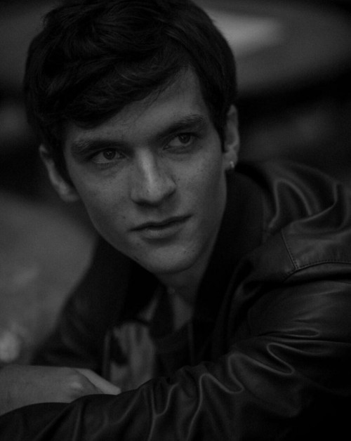 fionnsjawline:Recent HQs of Fionn!