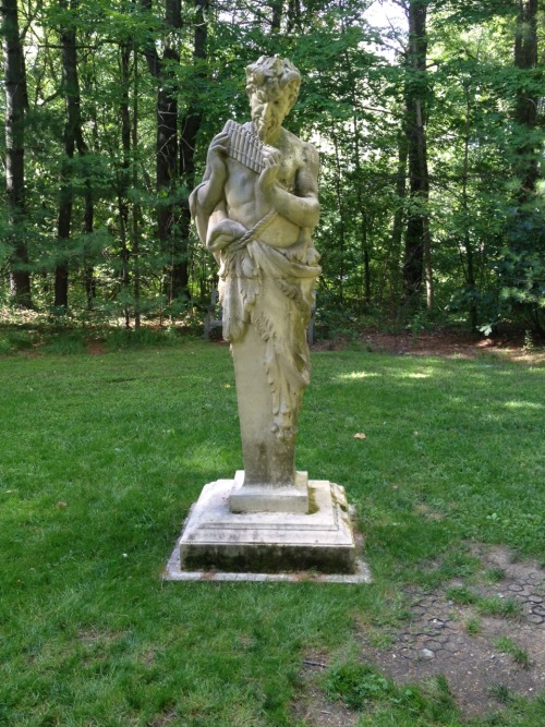 duskenpath:  duskenpath:  What a totally normal non pagan garden we have here  Tower hill gardens, Massachusetts 