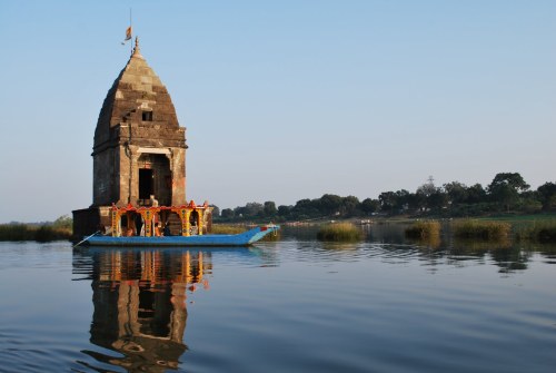 Baneswara temple at Narmada River