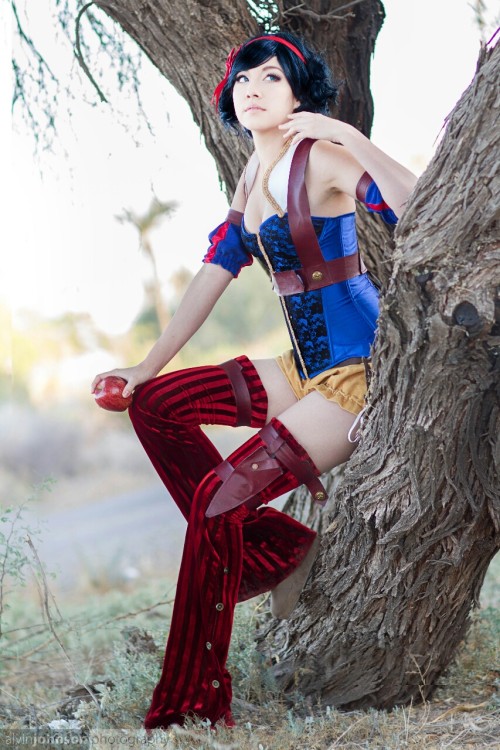 Porn Pics dirty-gamer-girls:  Steampunk Snow White