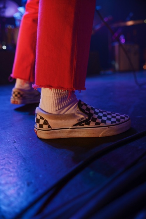 Hayley Williams repping some checkerboard at Paramore’s show in Nashville. We are so stoked on their