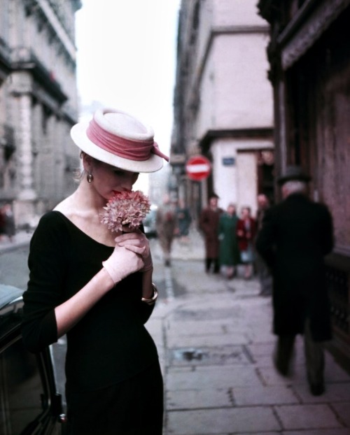 Suzy Parker photographed by Georges Dambier for ELLE Spring Collection, Paris, 1953