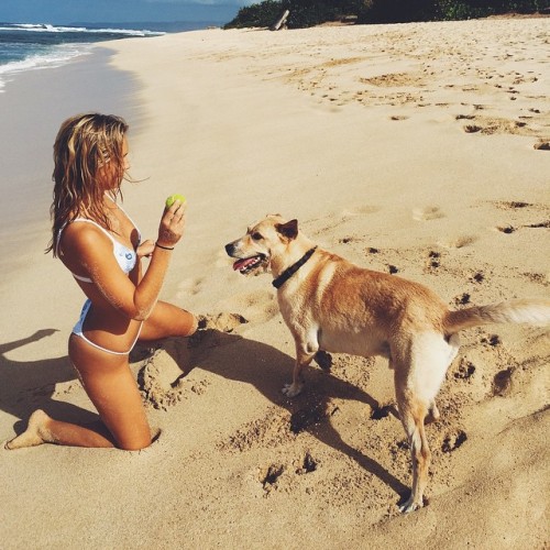 alexisreneg:  Puppy play all day @alliemichellel