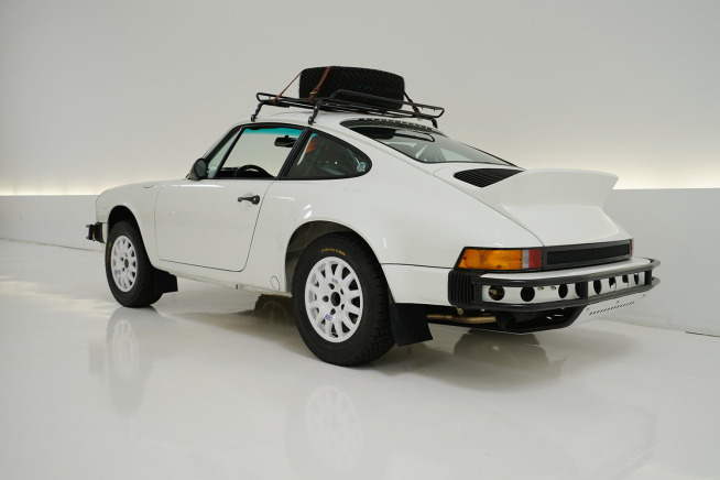 chromjuwelen:  Porsche 911: Off Road. Via Influx.