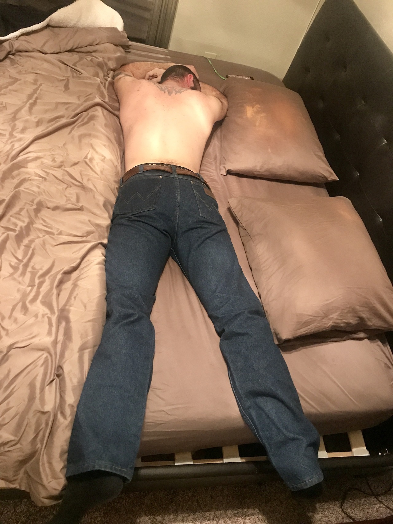 roughnecktx91:  When you walk in to find him in his wranglers🤤