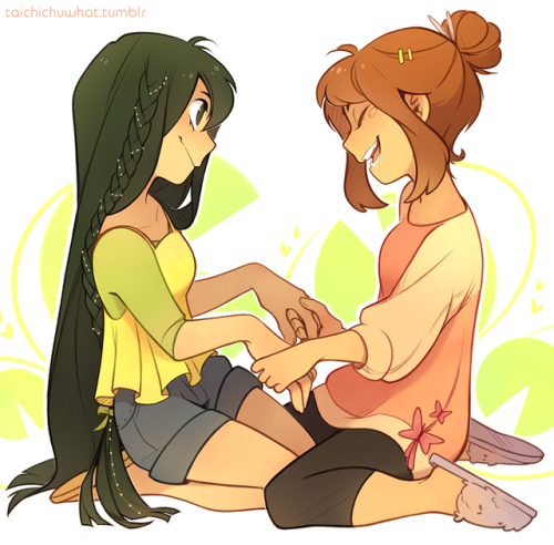 taichichuwhat:- current mood: soft girls softly being soft… also tsuyu having big hands