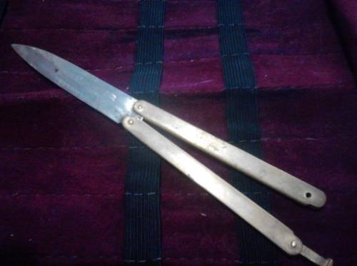 knifepics:  Balisong (Butterfly Knife)