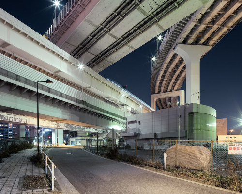 jeroenapers:Tokyo Expressways, gestapelde infrastructuur in Tokyo op de foto genomen door Thibaud Po