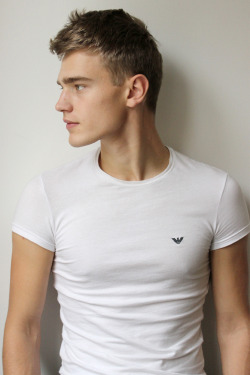 strangeforeignbeauty:  Bo Develius | New Digitals - 2014