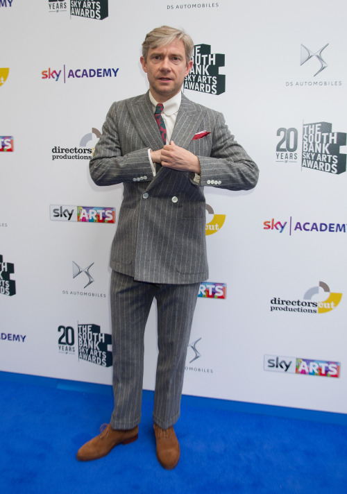  【HQ】Martin Freeman arrives for the The South Bank Sky Art Awards at The Savoy Hotel on June 5, 2016