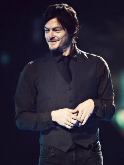 walkingdead-gasm:   hawkeyes-watching:   I can’t handle this man. I mean just look at him! Look!    He is glorious!  