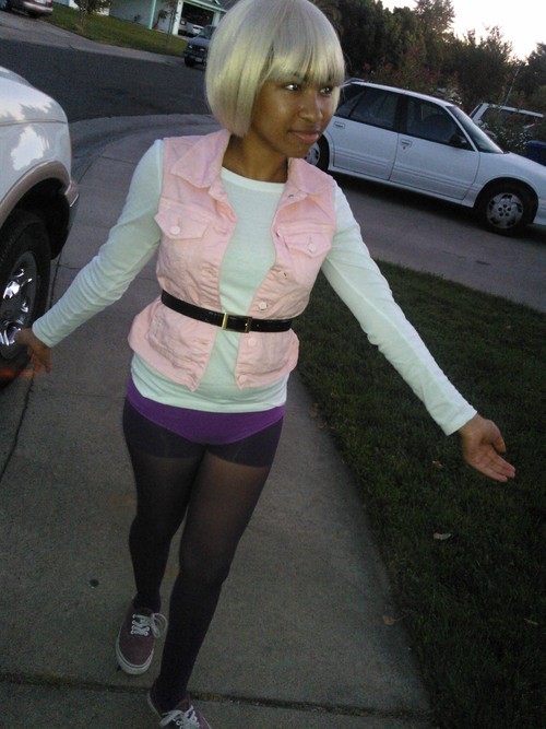 light-cream-cheese:  livin-la-vida-dada:  I dressed up yesterday like this  but I