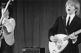 spiderman-and-co:  keith-richards: The Rolling Stones performing “It’s All Over