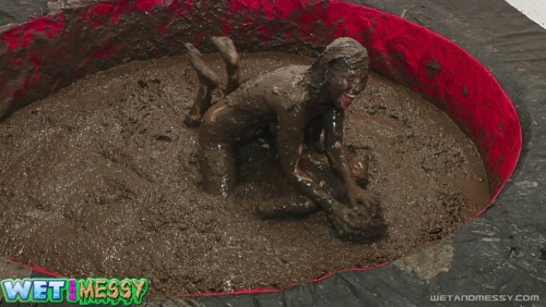 wampicsandgifs:  wetandmessy.com 