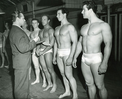 homoeroticusrex:  Vintage wrestlers