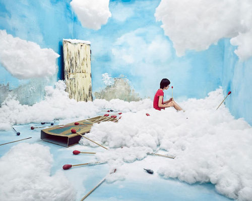 XXX red-lipstick:  Jee Young Lee (South Korean) turns photo