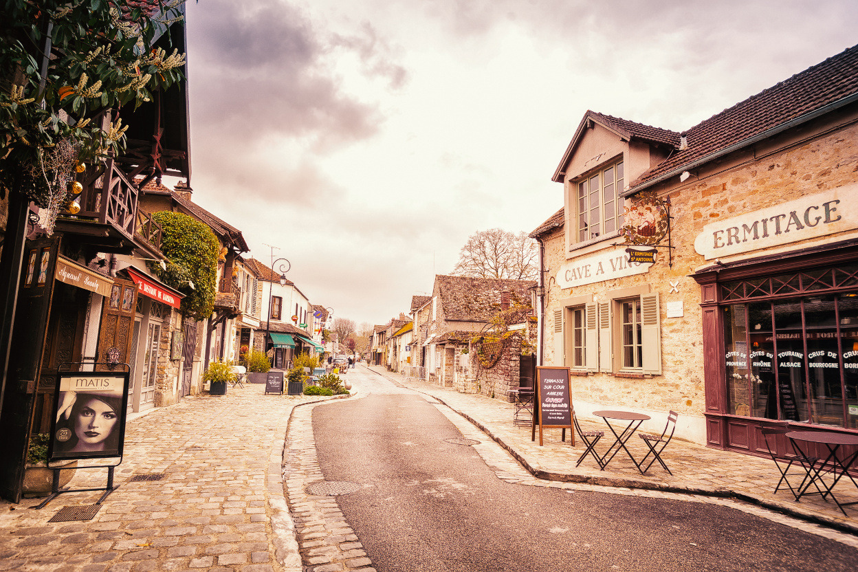 France - Barbizon
Near the forest of Fontainebleau in France sits a town called Barbizon. The town is tiny with a winding main road surrounded by the type of buildings you imagine when you close your eyes and think about enchanted stories that take...