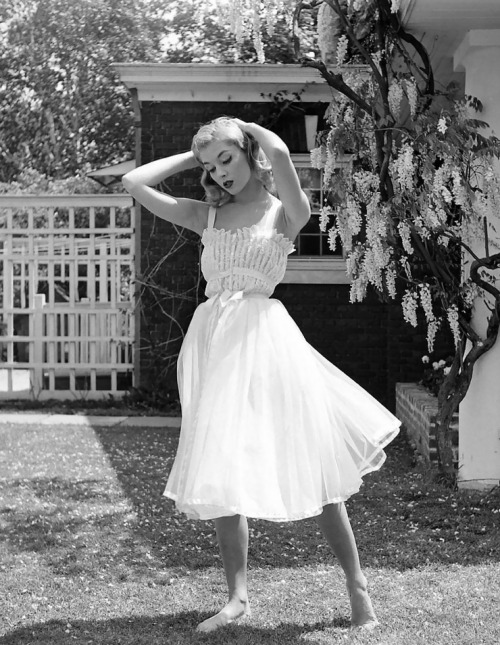 alwaysbevintage:Vikki Dougan in sleepwear fashions photographed by Nina Leen, 1952