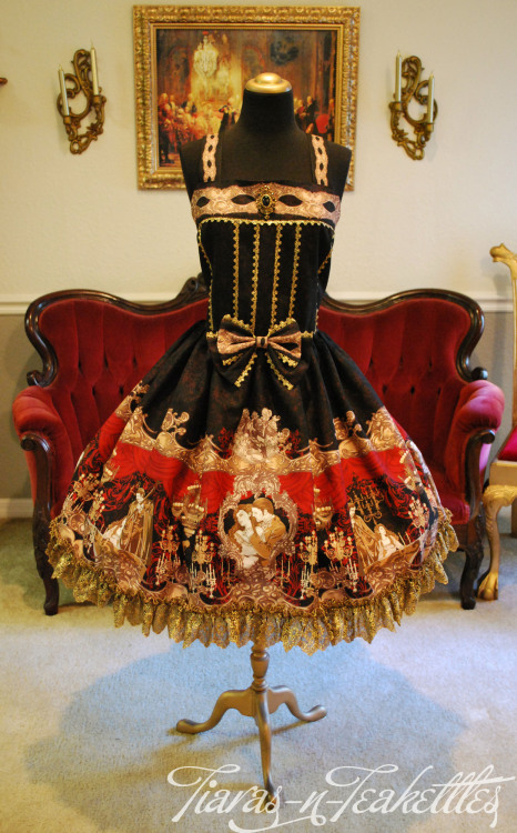 tiaras-n-teakettles:  Angel of Music JSK - BlackHaenuli 2014 