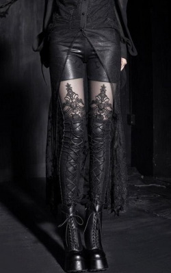 victorian-goth:  Victorian goth http://victorian-goth.tumblr.com/