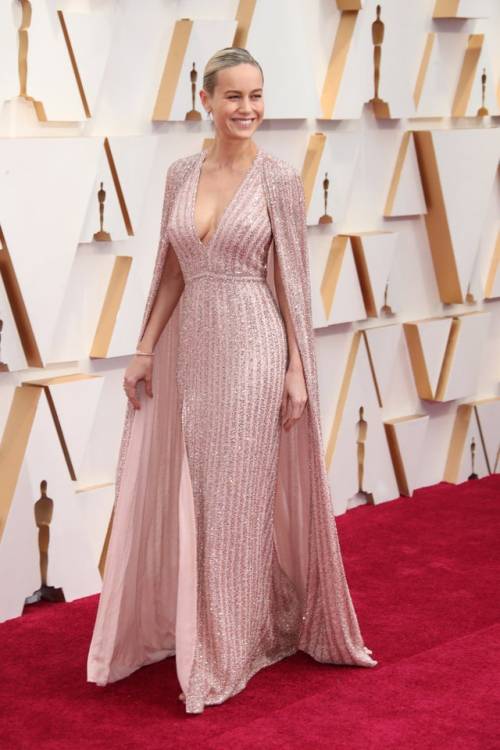 Brie Larson at the Oscars sans bra