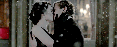 damonqilbert:Lady Mary Crawley will you do me the honour of becoming my wife?