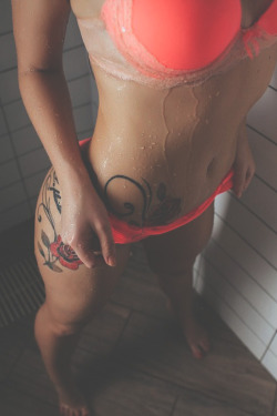 tattooedink-artvixens:  Soak it up👌🏻