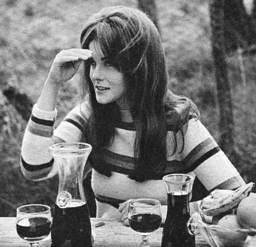 maureensadoll: 1967, Ann Margret eating pasta in Rome