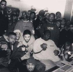 addicted2curvez:  bighems:  Dopest pic on Tumblr !  Back when hip-hop was hip-hop 🎤