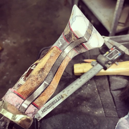 Porn photo instagram:  Forging One-of-a-kind Knives