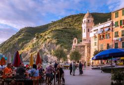 socialfoto:Beautiful Day At Vernazza Harbour