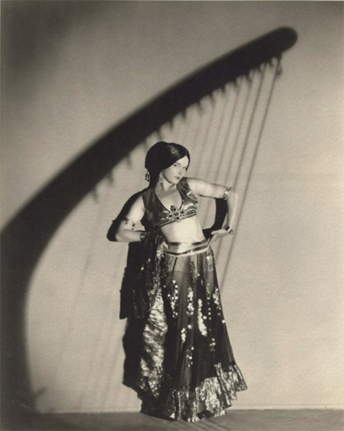 louisebrooks19061985:Yet another of those ‘shadow/harp/gypsy’ photos from the follies days.