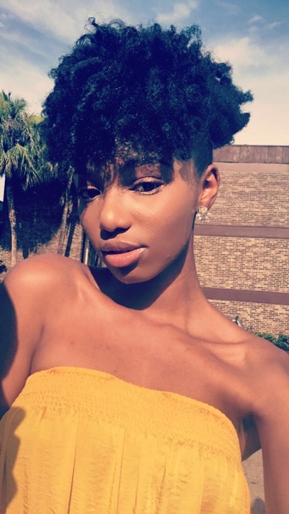 shautiedidthat:Melanin Glistening on this beautiful Blackout Day