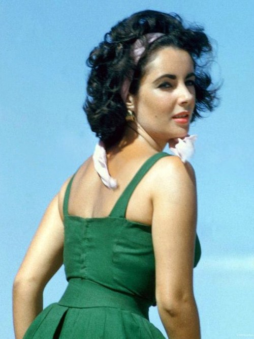 Porn gatabella:  Elizabeth Taylor’s costumes photos